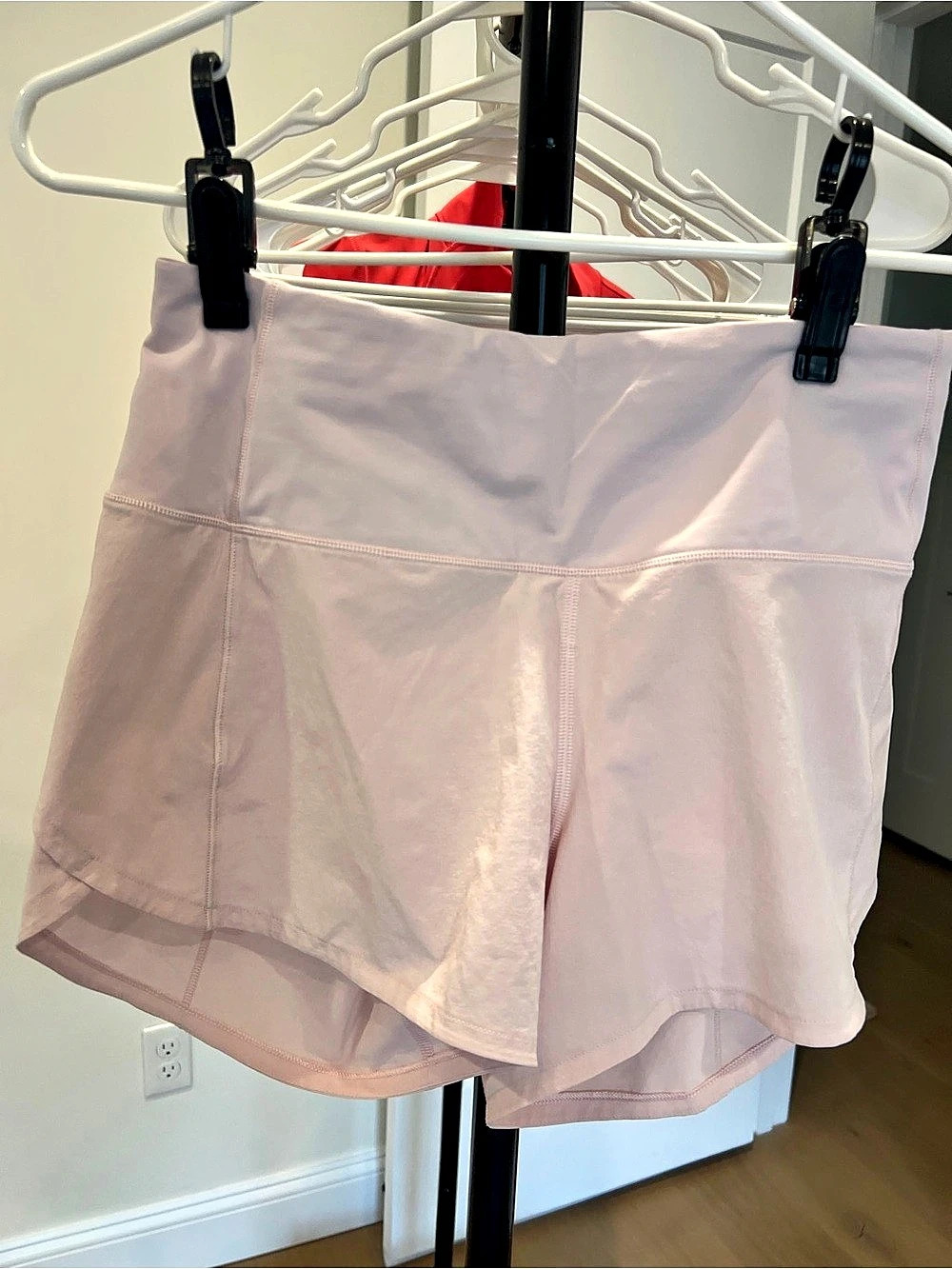 Lululemon Short 4" Pink size 4